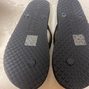 Size 8 BNWO MICHAEL KORS FLIP FLOPS
